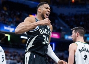 字母哥狂砍篮网分，引发争议迎来新赛季高光！