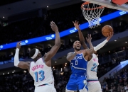 步行者陷入低谷，复出首战轰40分连败，巴特勒球队命运悬念！