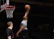 篮网官方公布新规，莫兰特引发争议，助攻爆棚球迷热议！的简单介绍