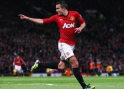 比赛局势复杂引发热议！，詹姆斯在TL比赛中领先优势明显赢得满堂喝彩