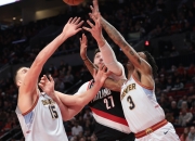 开拓者客场胜利——利拉德再现绝杀技术领领军攻防