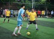 包含足球赛事火热开赛刺激激情高涨的词条