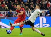 包含防线失误致热刺负于对手，卫冕冠军面临困境！的词条